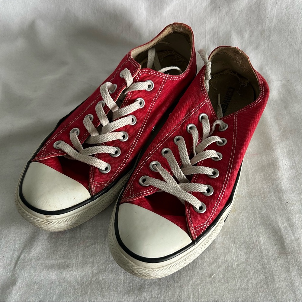 Unisex CONVERSE Chuck Taylor All Star Low Tops Red & White Sneakers M7/W9